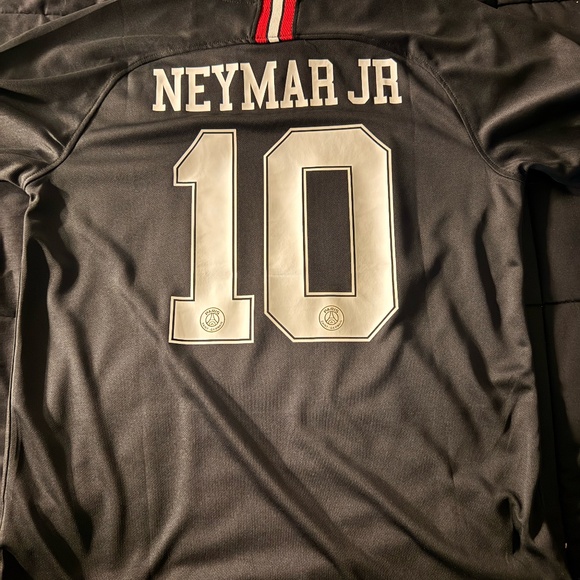 Neymar 2018 jersey. - Picture 1 of 2